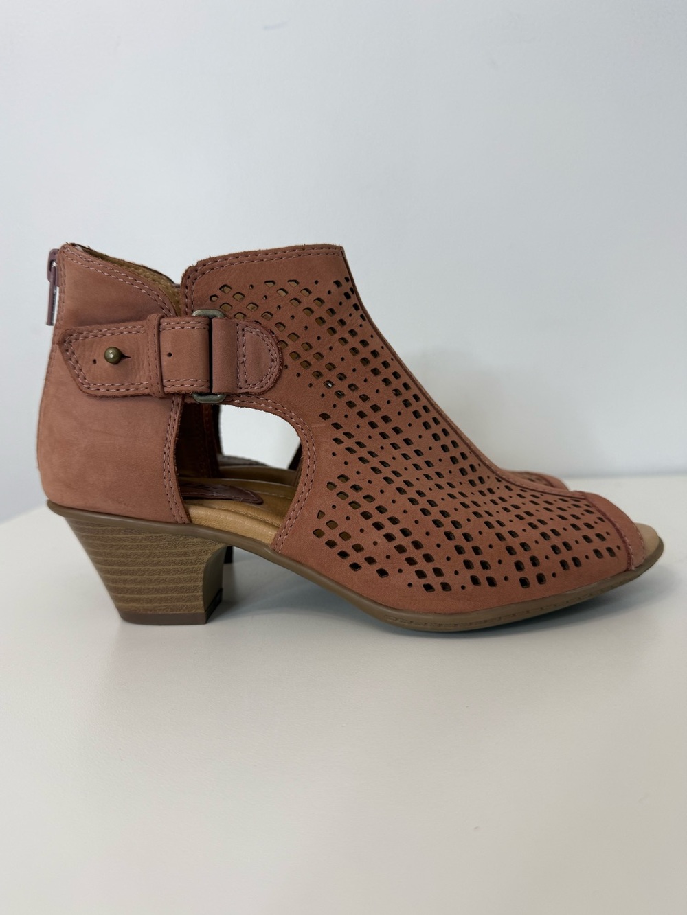 Earth Keri Bootie Dusty Rose Nubuck Leather Women's Size 7 Comfort